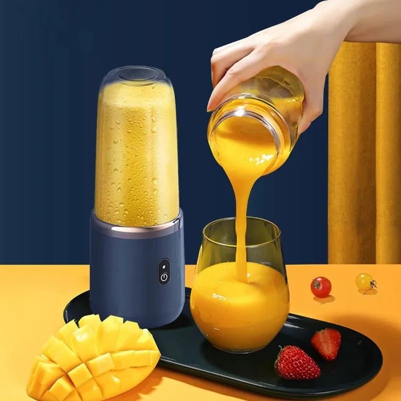 Smoothie blender with extra mug